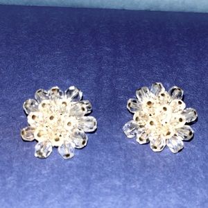 Vintage crystal cluster clip-on earrings. 1”.